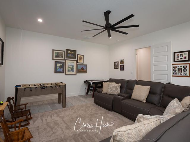 6800 Castle Wood Dr, Midland, TX 79707