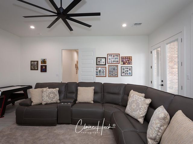 6800 Castle Wood Dr, Midland, TX 79707