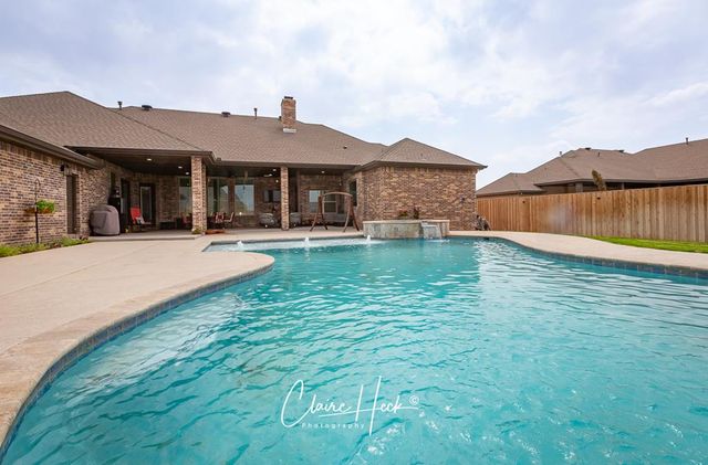 6800 Castle Wood Dr, Midland, TX 79707