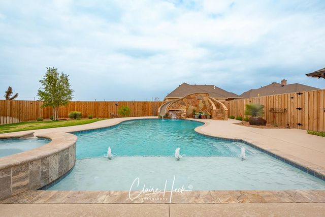 6800 Castle Wood Dr, Midland, TX 79707