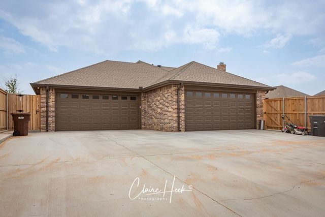 6800 Castle Wood Dr, Midland, TX 79707