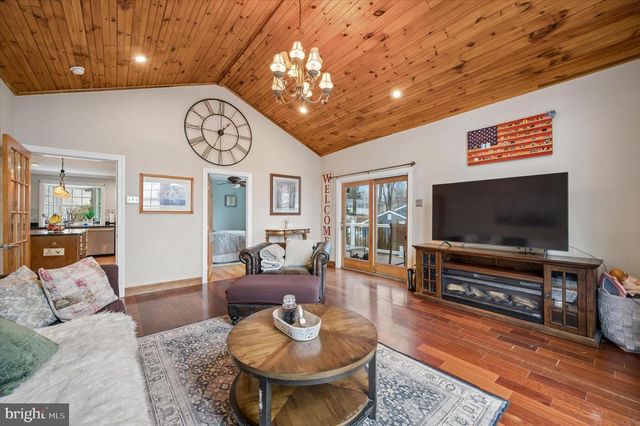 906 DIVISION AVE, Willow Grove, PA 19090