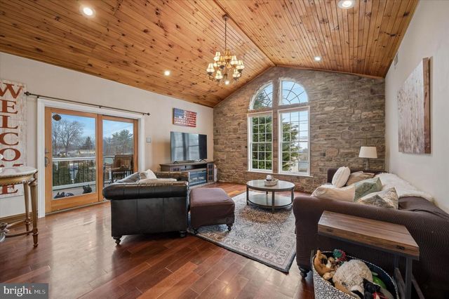 906 DIVISION AVE, Willow Grove, PA 19090