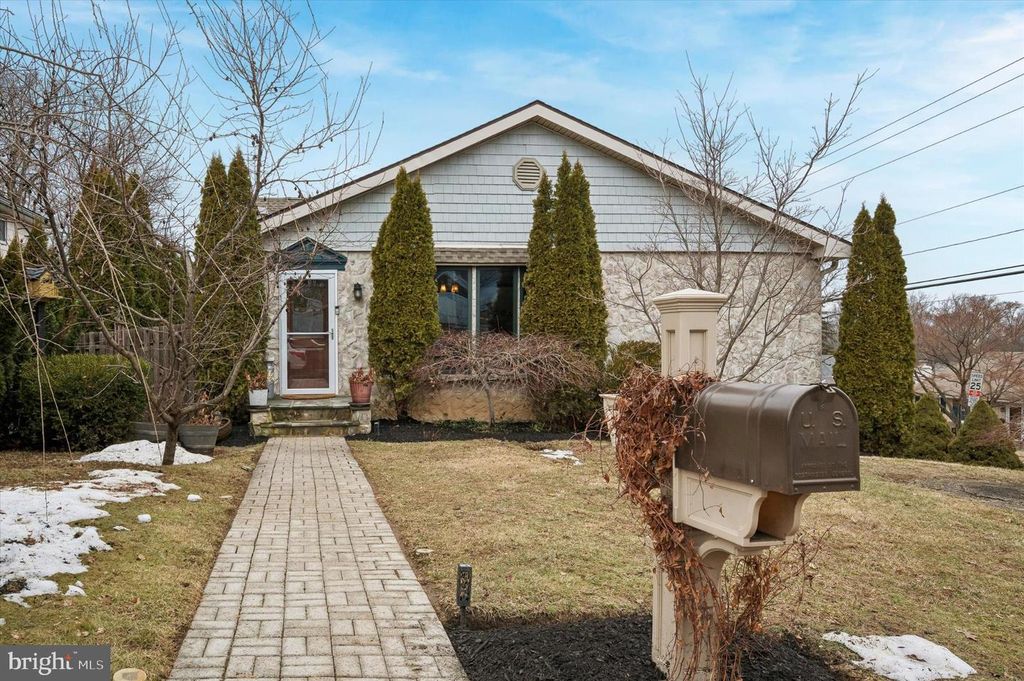 906 DIVISION AVE, Willow Grove, PA 19090