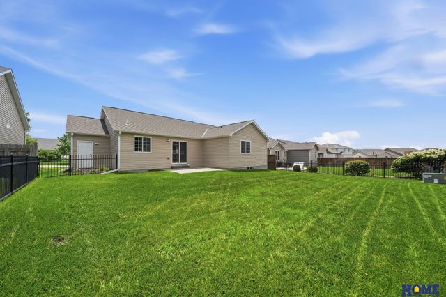 8342 Ryley Lane, Lincoln, NE 68512