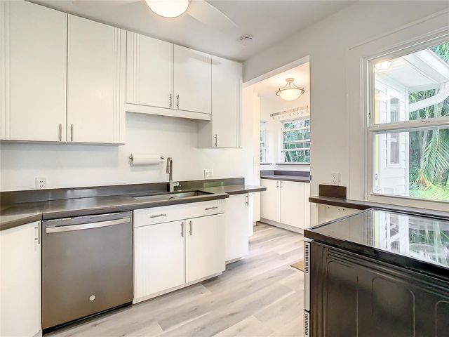 2758 10TH STREET N, St Petersburg, FL 33704
