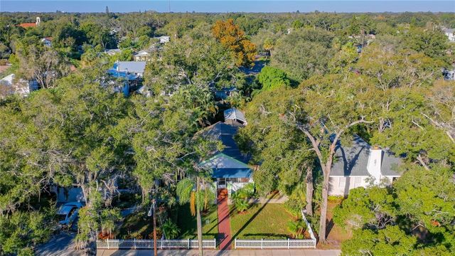 2758 10TH STREET N, St Petersburg, FL 33704