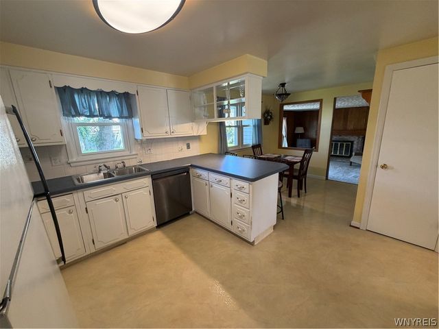 64 Robin Hill Dr Drive, Amherst, NY 14221