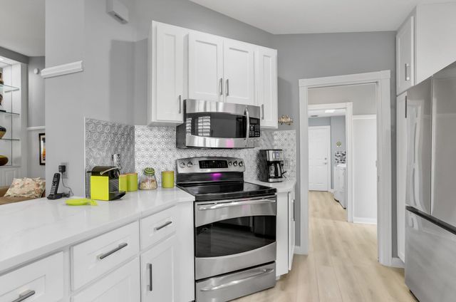 8210 Saint Johns Court, Wellington, FL 33414