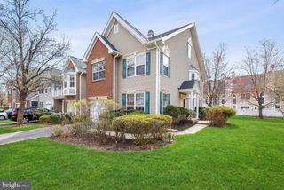 12 HOPKINS CT, Plainsboro, NJ 08536