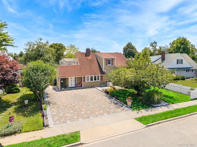 46 Elves Lane, Levittown, NY 11756
