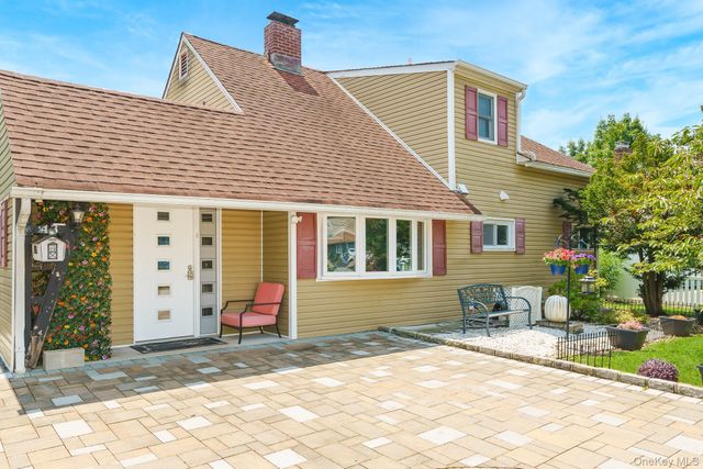 46 Elves Lane, Levittown, NY 11756