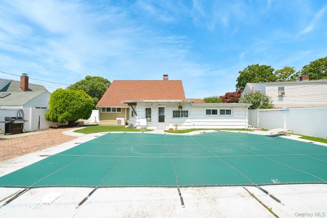 46 Elves Lane, Levittown, NY 11756