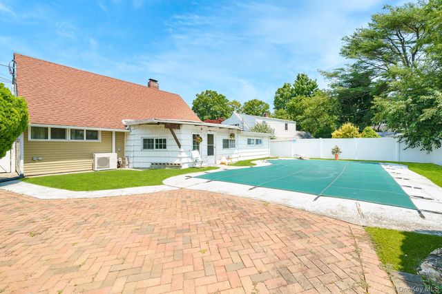 46 Elves Lane, Levittown, NY 11756