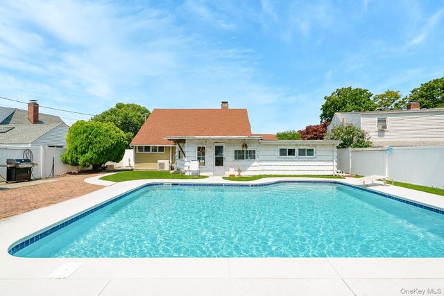 46 Elves Lane, Levittown, NY 11756