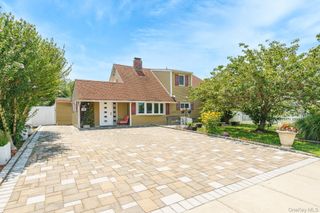 46 Elves Lane, Levittown, NY 11756