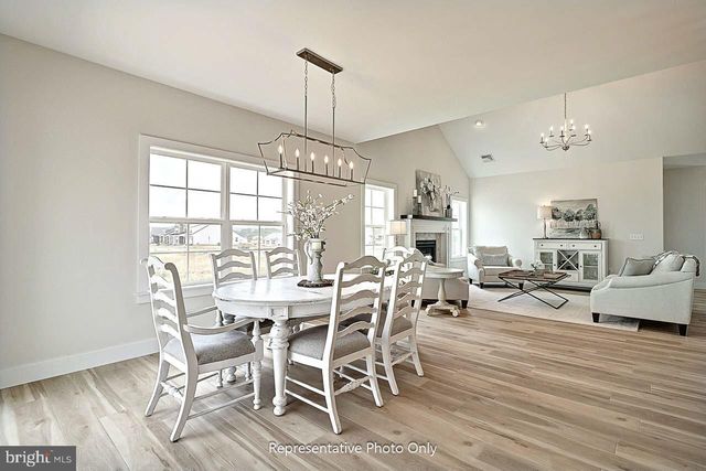 401 STICKLEY DR, Mechanicsburg, PA 17055