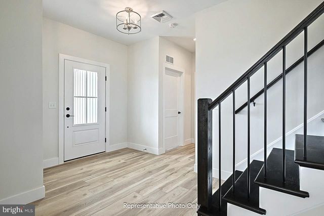 401 STICKLEY DR, Mechanicsburg, PA 17055