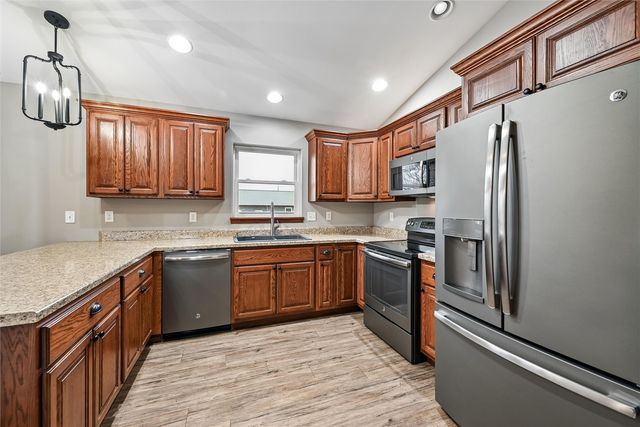 807 Juniper Drive, Independence, IA 50644