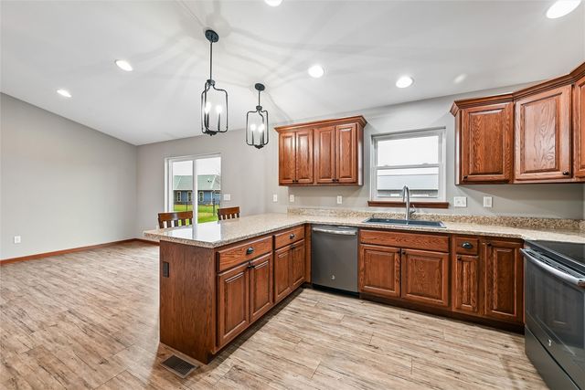 807 Juniper Drive, Independence, IA 50644