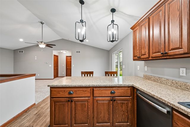 807 Juniper Drive, Independence, IA 50644