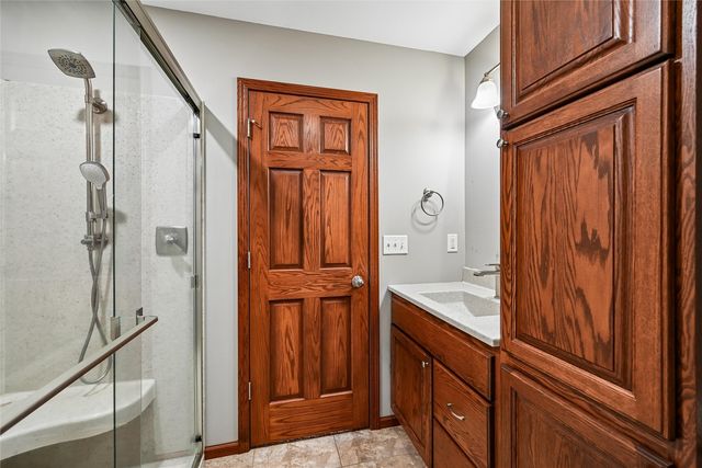 807 Juniper Drive, Independence, IA 50644