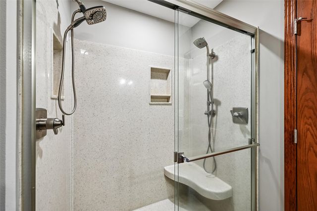 807 Juniper Drive, Independence, IA 50644