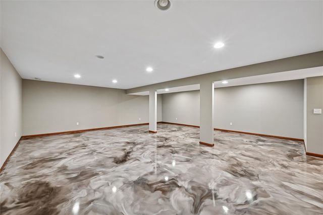 807 Juniper Drive, Independence, IA 50644