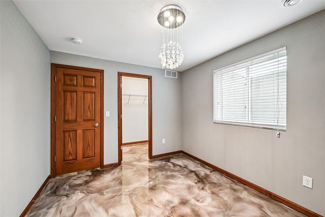 807 Juniper Drive, Independence, IA 50644