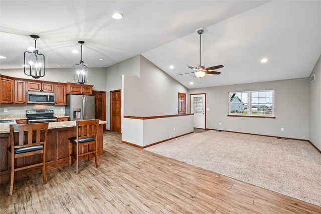 807 Juniper Drive, Independence, IA 50644