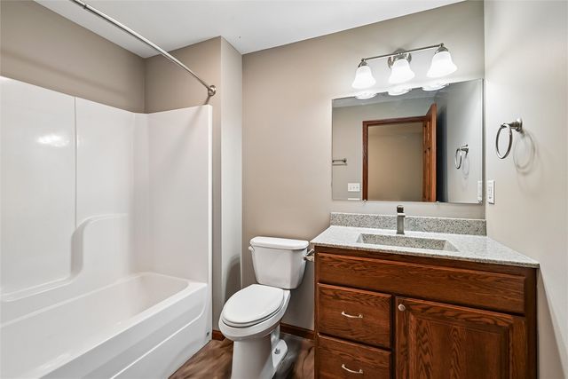 807 Juniper Drive, Independence, IA 50644