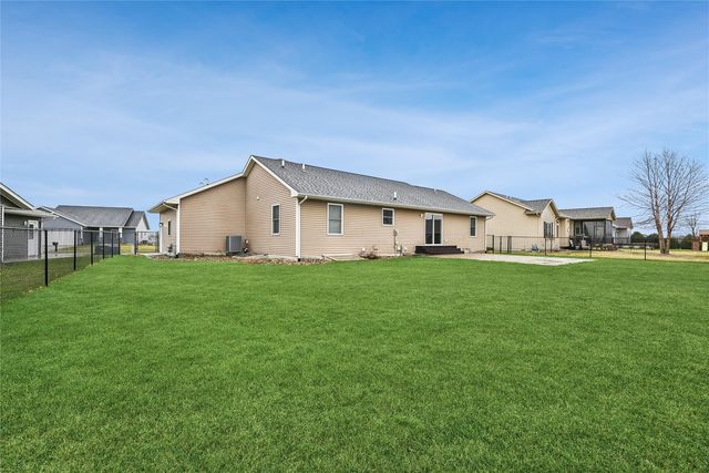 807 Juniper Drive, Independence, IA 50644