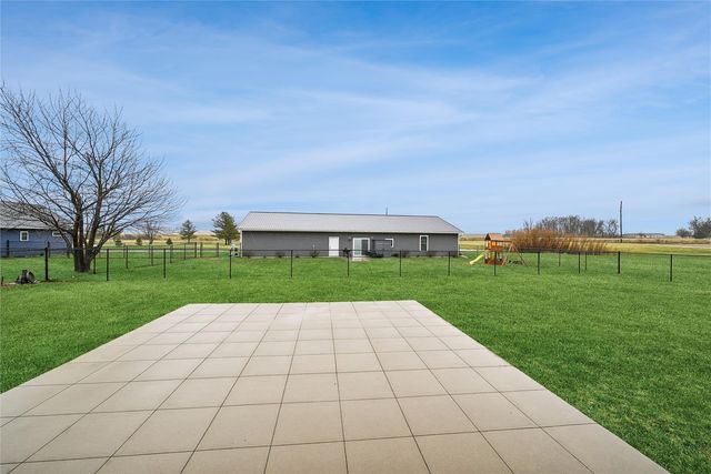 807 Juniper Drive, Independence, IA 50644