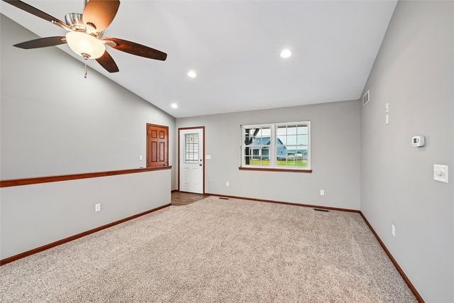 807 Juniper Drive, Independence, IA 50644