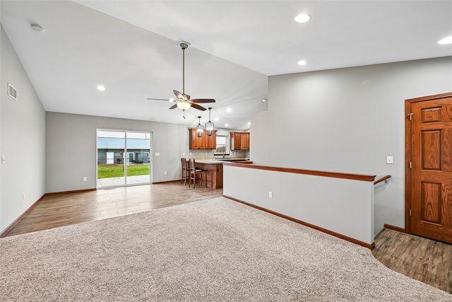 807 Juniper Drive, Independence, IA 50644