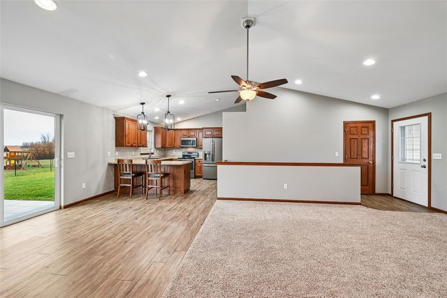 807 Juniper Drive, Independence, IA 50644