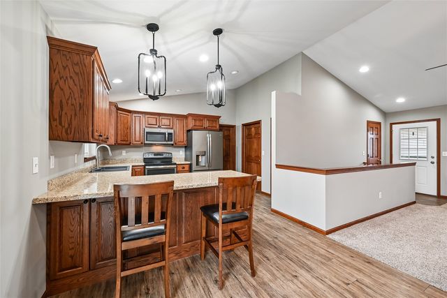 807 Juniper Drive, Independence, IA 50644