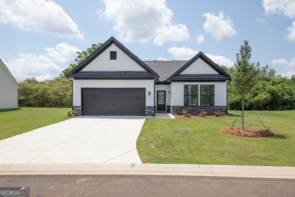 104 Breakwater Way, Perry, GA 31069
