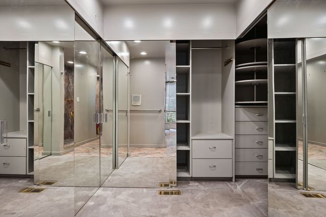 9152 S Michigan Avenue, Chicago, IL 60619