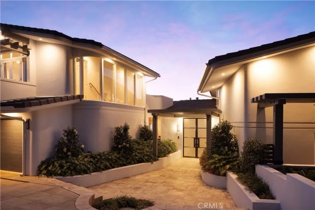 52 N Portola, Laguna Beach, CA 92651