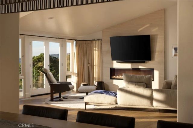 52 N Portola, Laguna Beach, CA 92651