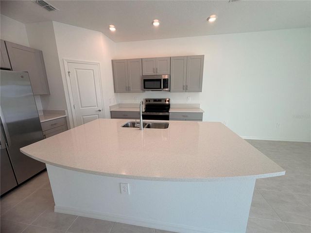 2212 PORTRAIT STREET, Kissimmee, FL 34758