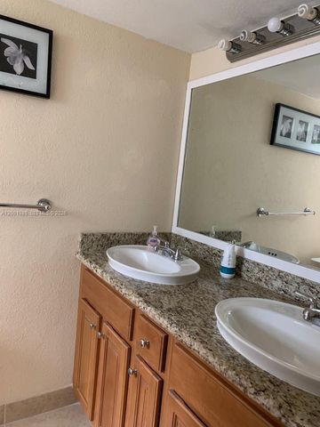 7530 SW 82nd St G102, Miami, FL 33143