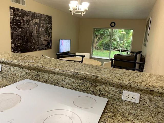 7530 SW 82nd St G102, Miami, FL 33143