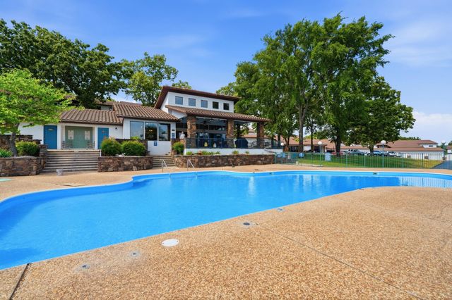 1504 Paradise Landing Road 4, Kimberling City, MO 65686