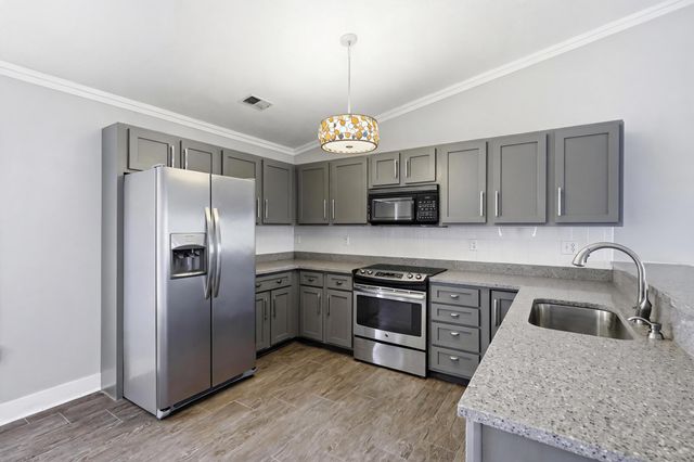 1504 Paradise Landing Road 4, Kimberling City, MO 65686