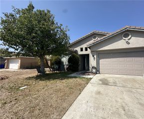 15362 Rockwell Avenue, Fontana, CA 92336