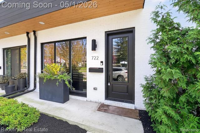 722 E Parent Avenue, Royal Oak, MI 48067
