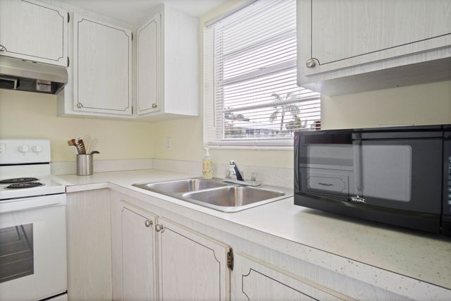 2929 SE Ocean Boulevard 134-3, Stuart, FL 34996