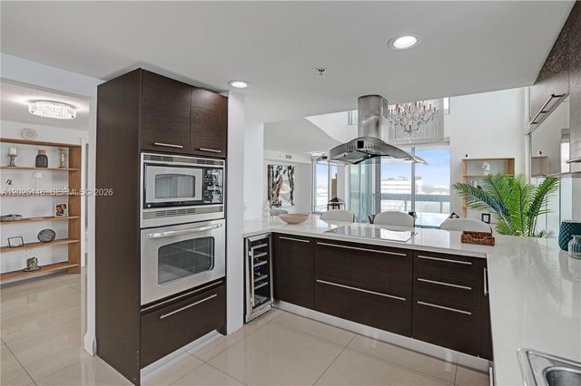7930 E Dr 1808 1808, North Bay Village, FL 33141